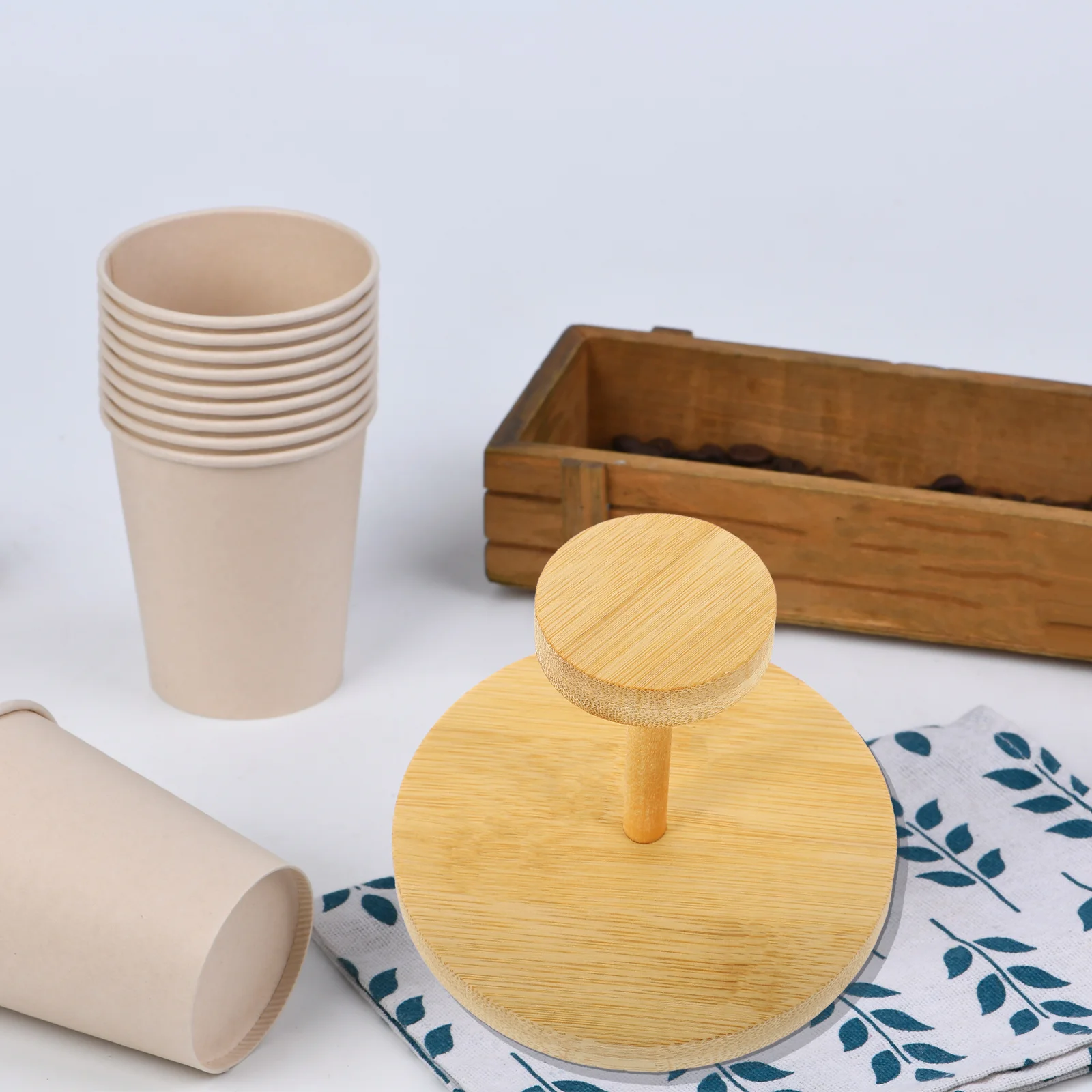 موزع أكواب للاستعمال مرة واحدة، منظم فنجان قهوة أنيق من الخيزران لخزانة المطبخ، يستخدم لوازم محطة القهوة