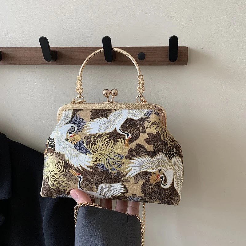 Traditional White Crane Pattern Satin Clutch Purse Ladies Metal Frame Kiss Lock Handbag Detachable Chain Strap Evening Bag