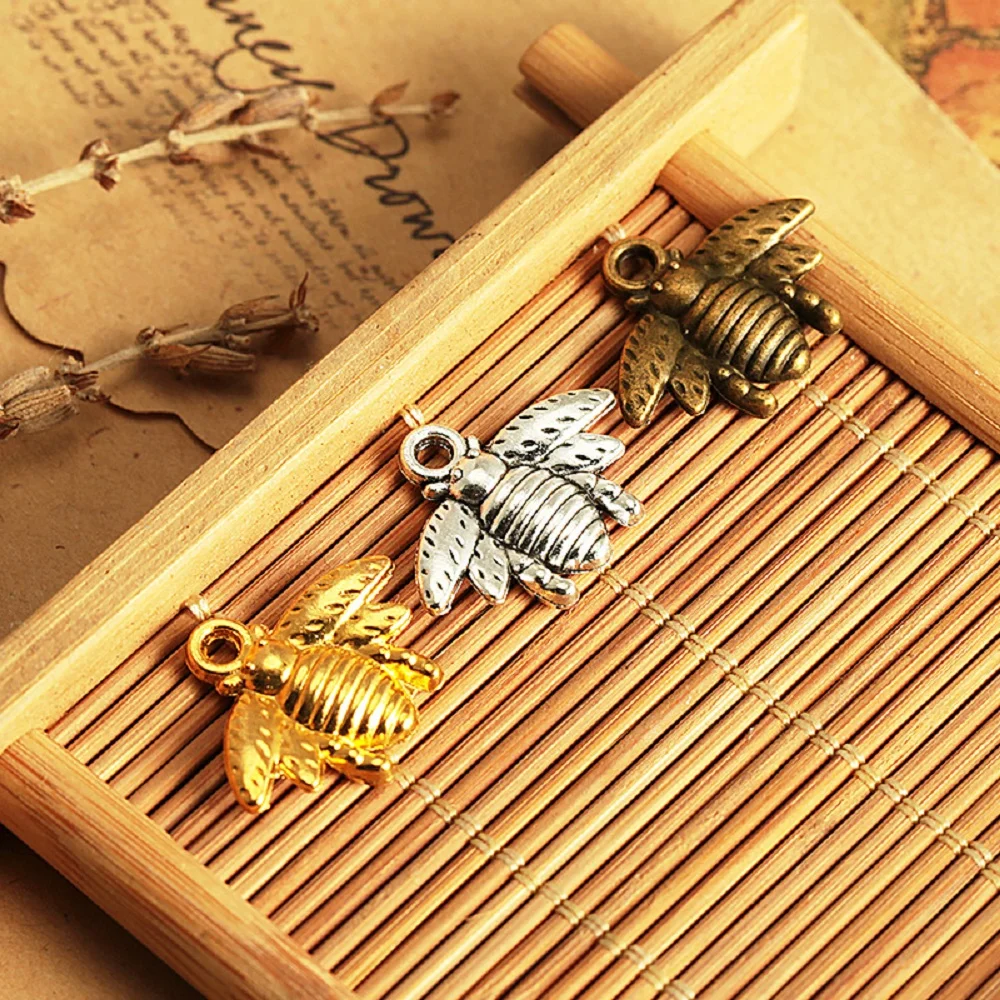 20Pcs/Lot 21x16mm Antique Silver Plated Bronze Bee Charms Boho Jewelry DIY Craft for Necklace Gift Accessories view 2