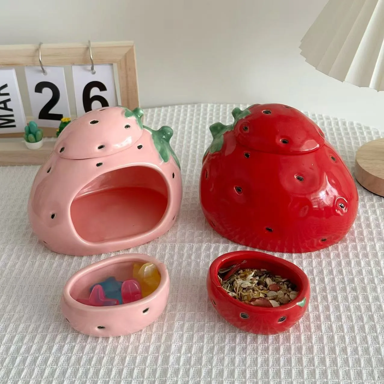 New Ceramic Strawberry Cage Pet Items Hamster Cage Small Pet Bowl For Rabbit Ferret Rat Chinchilla Hedgehog Pet Products