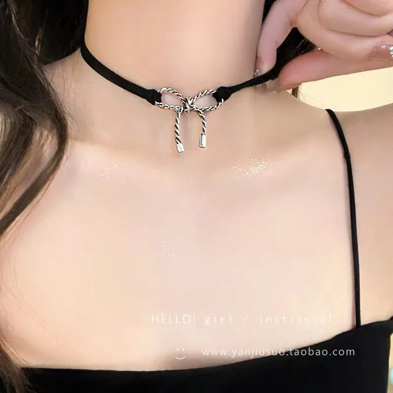 

Personalized Black Bowknot Tassel Choker Necklace For Women Lady Vintage Leather Chain Alloy Necklace Banquet Party Jewelry Gift