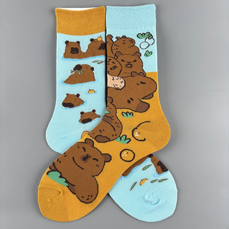 1 Pair of Fun and Cute Happy Capybara AB Style Trendy Asymmetrical Women's Socks, Spring/Summer Fashion Couple Socks