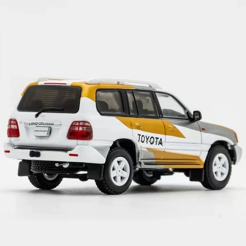 GCD 1:64  Landcruiser LC100 simulation alloy car model