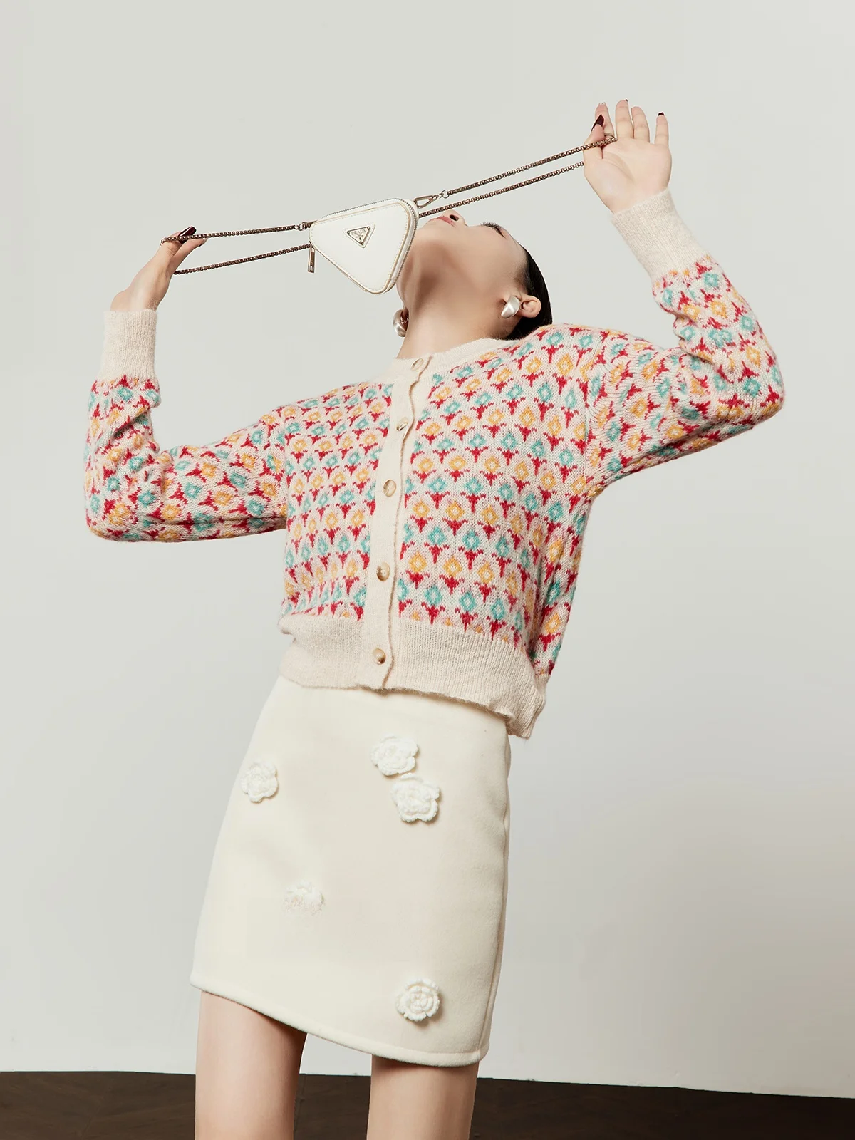 

Ретро-свитер с цветочным узором, вязаный, женский, свободного кроя, верхняя одежда, весна 2026, теплый, комфортный, с длинными рукавами, на пуговицах, пальто