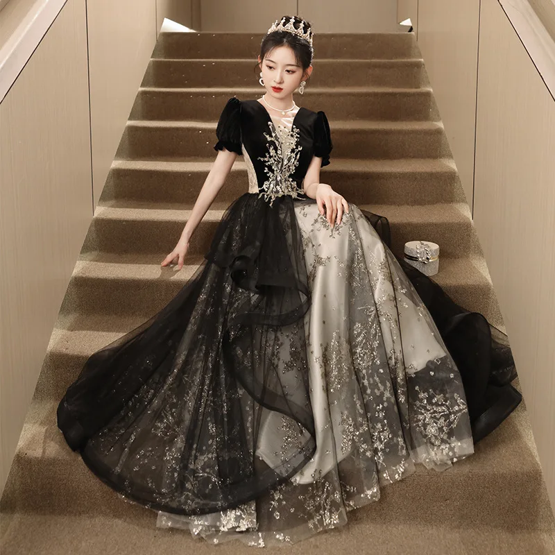 เซ็กซี่ภาพลวงตา V คอชุดราตรีแขนสั้นคลาสสิกสีดํา Tulle พรหมชุด A-Line Robe De Soiree ที่กําหนดเอง