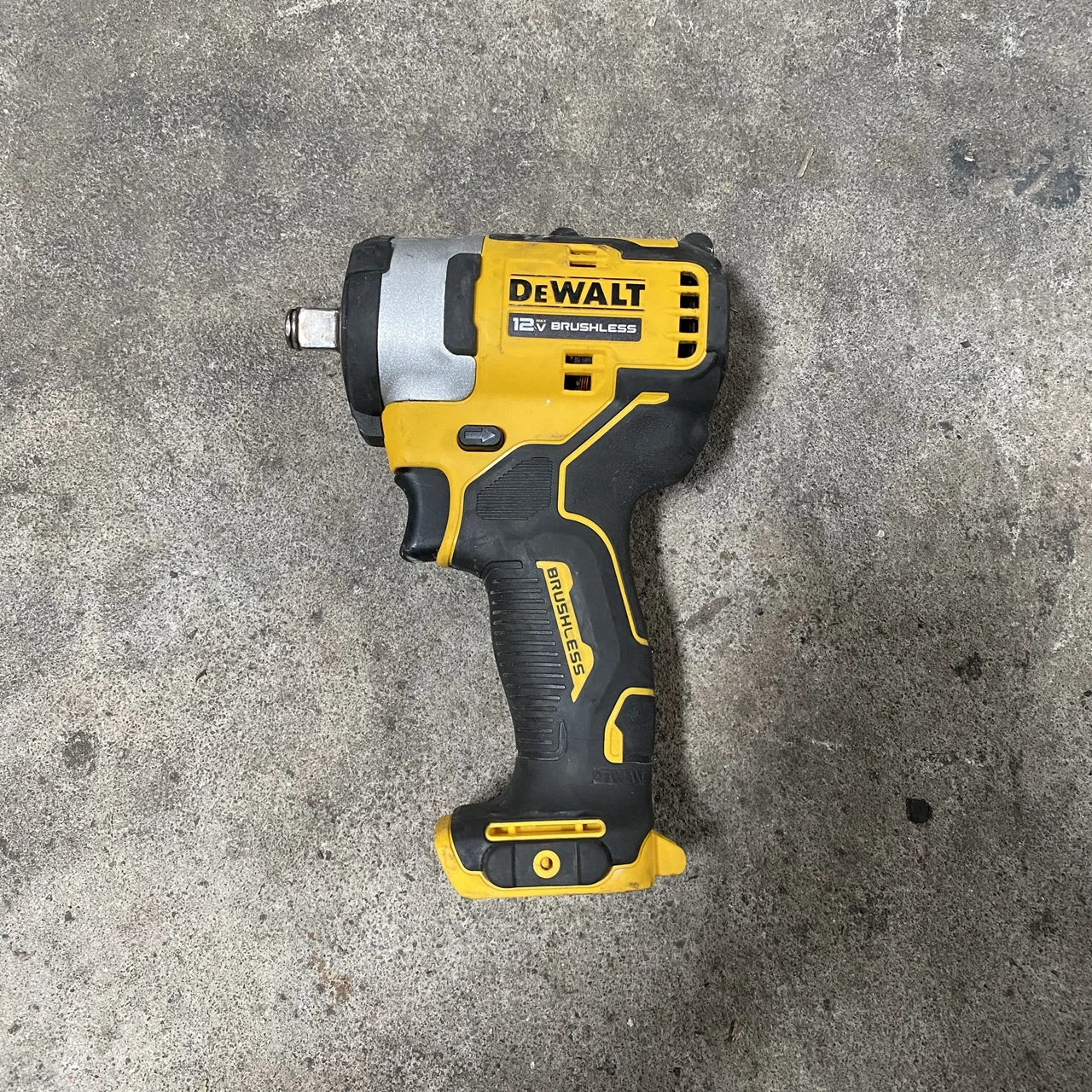 

DeWalt DCF901B 12V MAX 3/8 in. Impact Wrench w/Hog Ring Anvil (Tool Only) second-hand