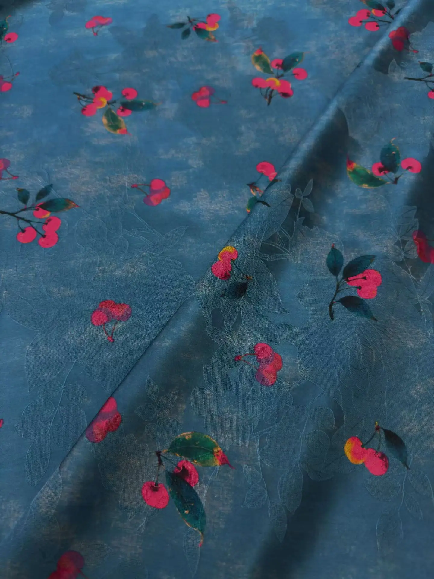 Non-Heritage Red Cloud Grenadine Rose Silk Fabric New Chinese Printed Silk Transparent Hole Luo Cheongsam Top Fabric