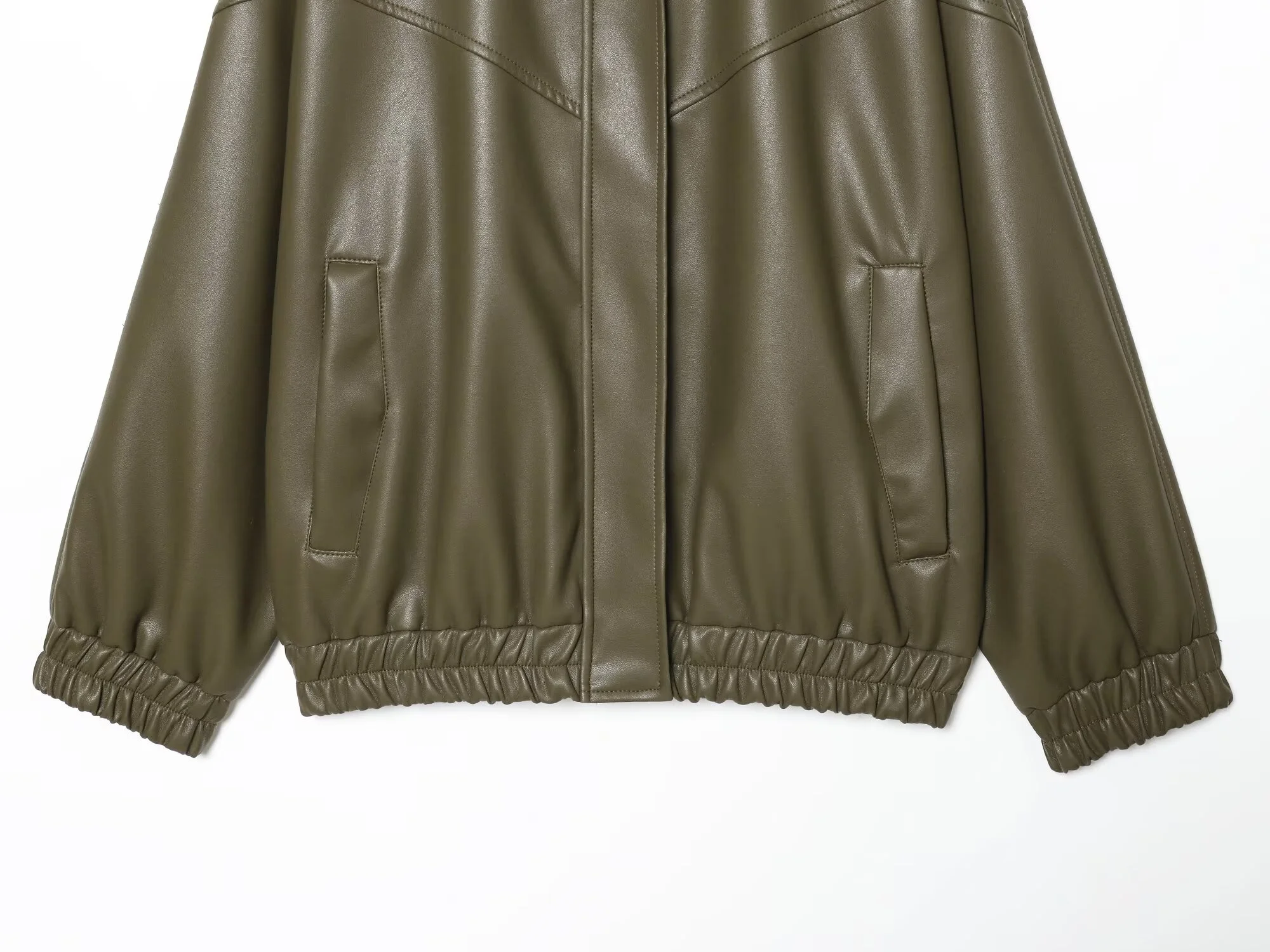 سترة نسائية شتوية جديدة لعام 2025 عصرية متعددة الاستخدامات بأكمام طويلة وياقة ثابتة من الجلد الصناعي #4