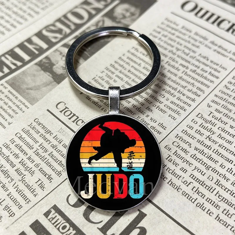 Popular Judo Martial Arts Glass Keychain Cool Judo Pattern Decor Stylish Portable Key Holder Accessory For Judo Practitioners