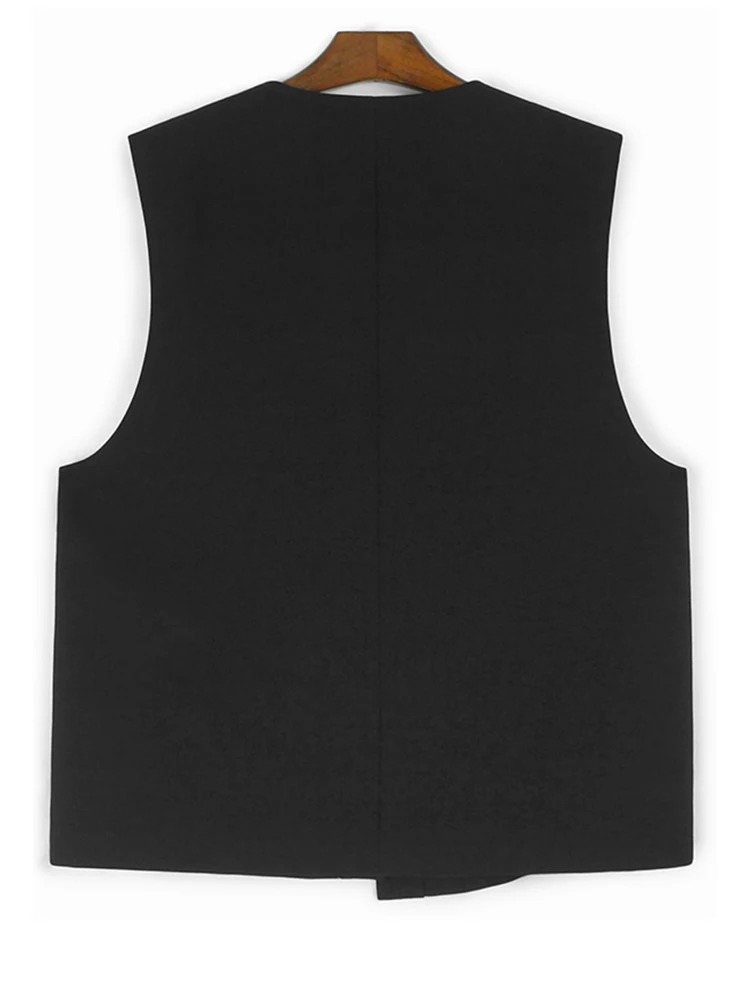 [EAM] Women Black Topstitched Irregular Big Size Elegant Vest New V-collar Sleeveless Fashion Tide Spring Autumn 2025 1DH8434