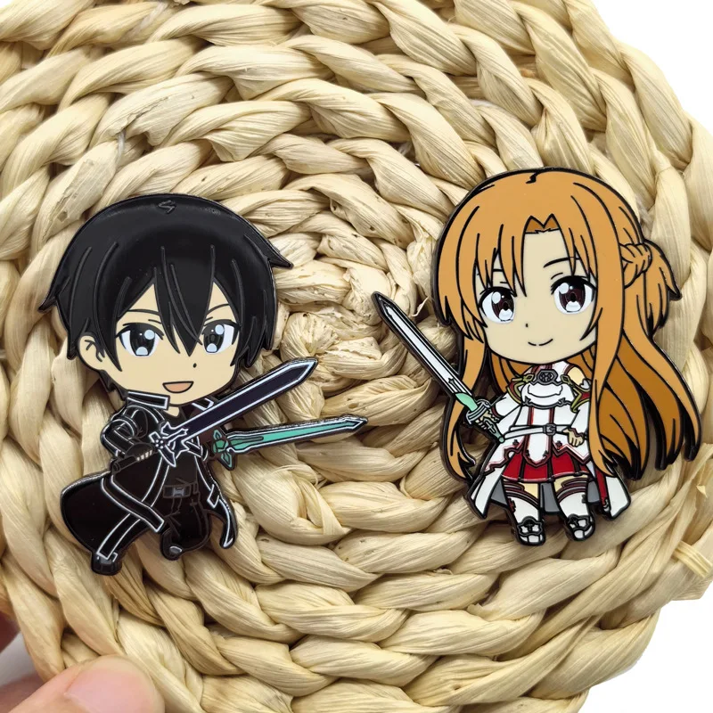 أنيمي السيف الفن على الانترنت شارات معدنية كيريتو Asuna دبابيس مانغا ساو دبابيس حقيبة الظهر الملابس التلبيب ACG تأثيري لعبة هدية ديكور
