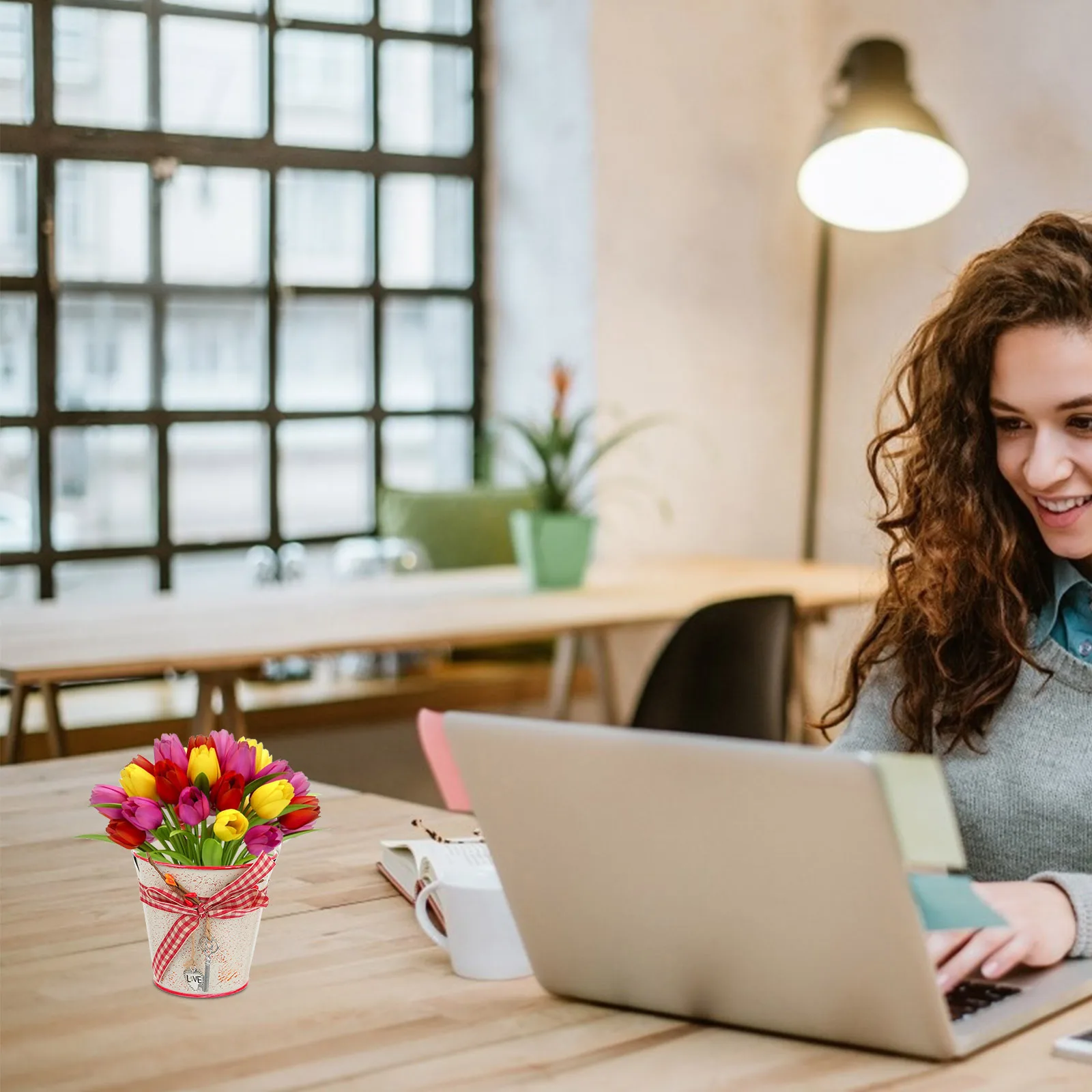 

1Pcs Iron Flowerpot Bucket Decorative Creative Flower Holder Multipurpose Home Plant Holder Flowerpot Bucket with Handle