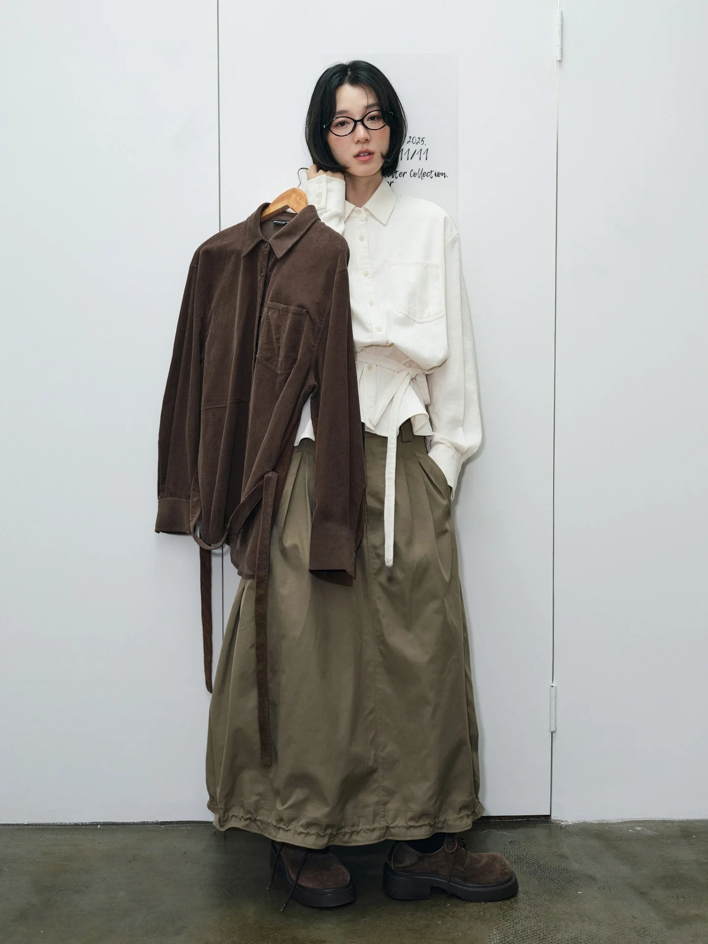 

Женская повседневная рубашка Silver Maple Le Velvet из комфортного эластичного хлопка с поясом, цветным воротником и длинными рукавами, модель 709