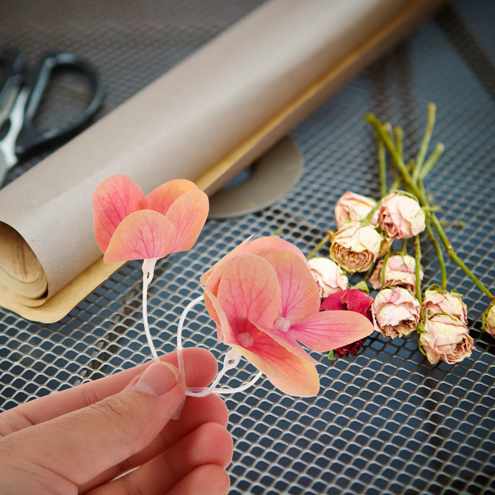 

50Pcs Mini Faux Hydrangea Flower Heads Artificial Silk Flowers for Wedding Hair Accessories DIY Crafts Small Lifelike Fake