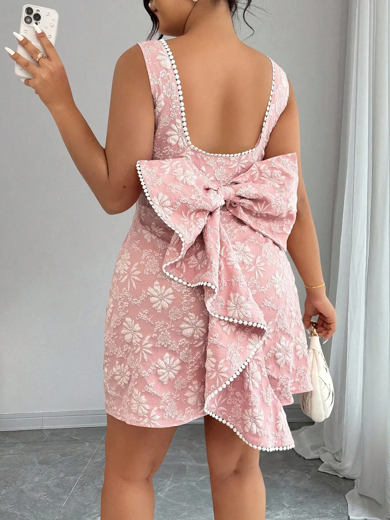 

Plus Size Women's Pink Floral Jacquard Open Back Bow Dress with Ruffles
