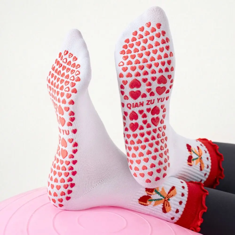 جديد القطن جوارب بيلاتيس Harajuku الشارع تنفس الكرز التطريز الجوارب عدم الانزلاق قبضة العرق ماصة اليوغا الجوارب