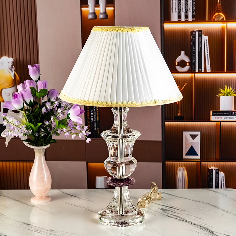 

New Product Luxury High-end Fashion Home Decoration Dining Table and Bedroom Supplies Glass Crystal Candle Holder