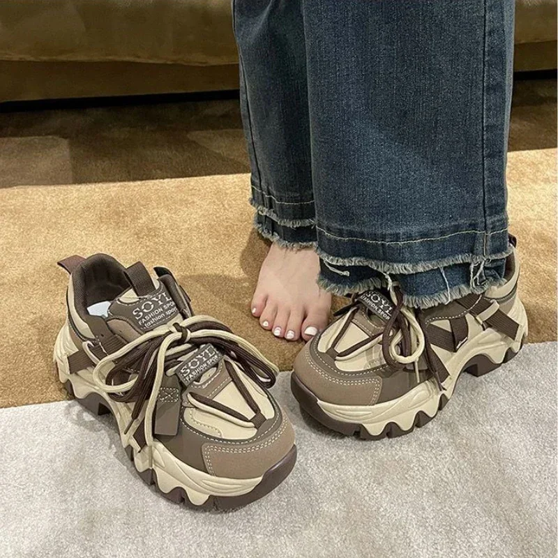Appartamenti da donna scarpe sportive con fondo spesso scarpe da ginnastica Casual di moda firmate di lusso nuove scarpe da Tennis autunnali scarpe