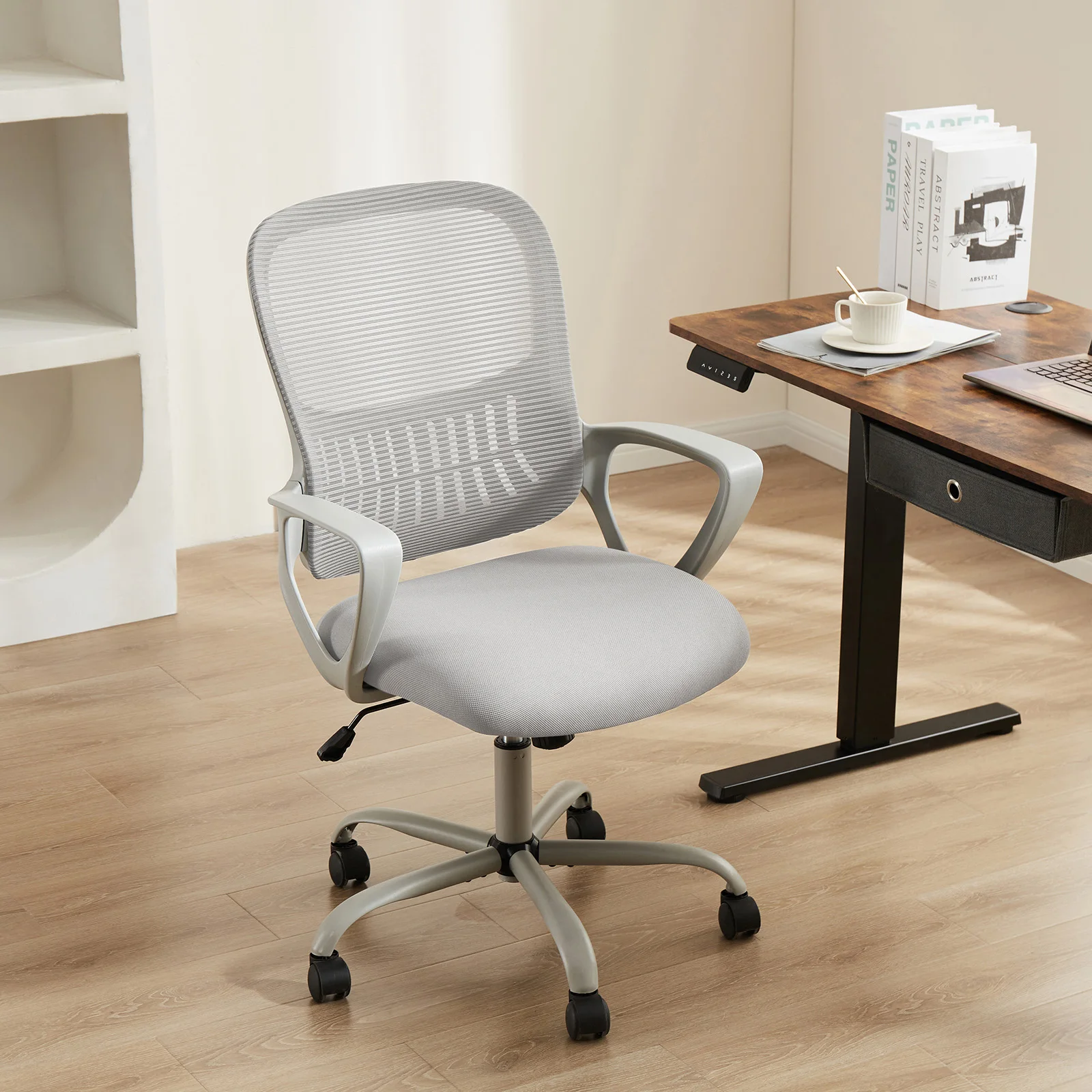 MCQ Fixed Armrest Gaming Office Chair Ergonomic Adjustable Height and 360° Rotating Roller Comfortable Lumbar Support For Office