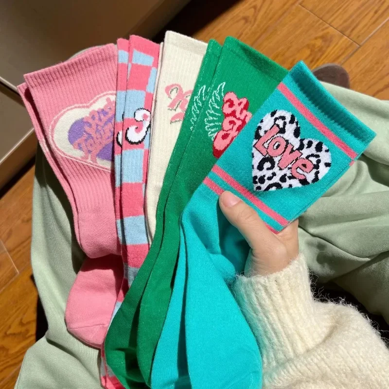 1/5 Paar neue Retro-Damen-Langsocken für Frühling und Herbst zum Tragen im Freien, trendige und vielseitige High-Tube-Socken für den Streetwear-Look