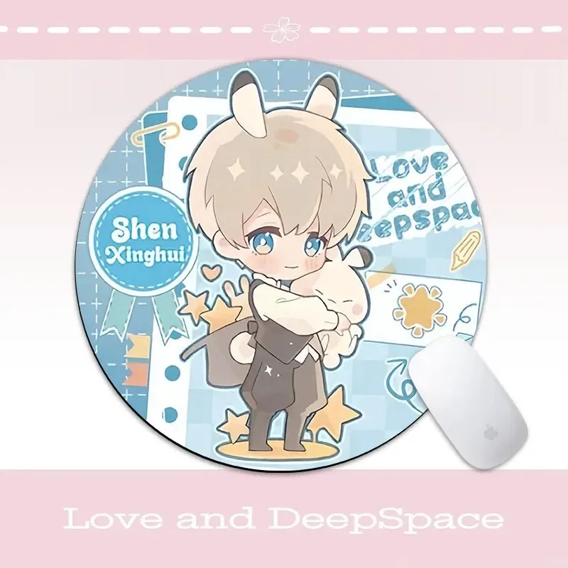 

Q-версия [Love and Deep Space] Коврик для мыши Qi Yu Shen Xing Return Table Pad Мультяшный прочный, износостойкий, противоскользящий, моющийся