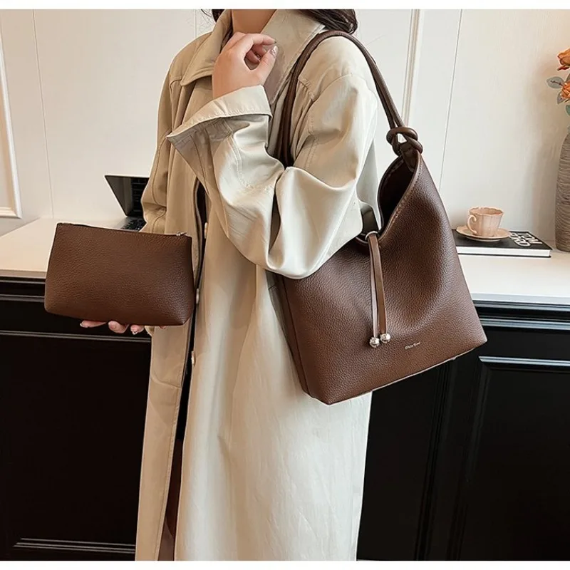 

Women's Everyday Style Brown Faux Leather Large Hobo Bucket Shoulder Bag, for Work, Travel, Daily Commute & Casual Street Style