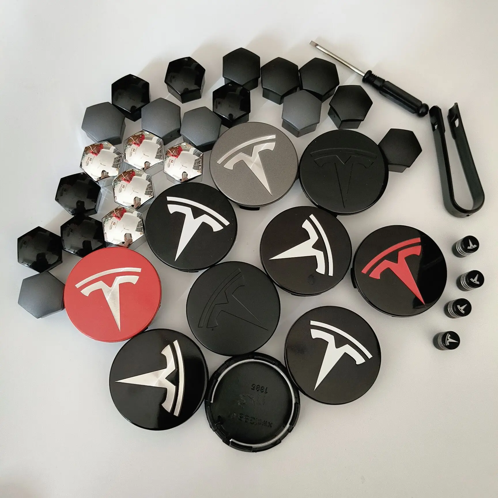 4, 27, 31 Peças de 57mm para Tesla Model 3, Model Y, Y Juniper - Acessórios Originais para Calotas de Roda, Emblemas e Tampas de Cubo