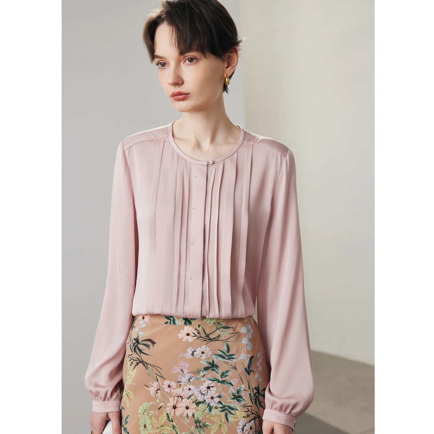 

Silk Shirt Women's 2025 Spring/Summer Crew Neck Stripe Solid Color Commuter 19 Mm Elastic Double Joe Mulberry Silk Shirt