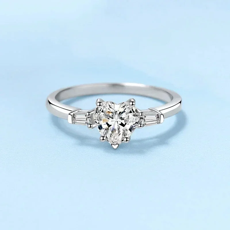 

Luxury Quality Love Shaped PT950 Platinum Rings Sparkling Moissanite VVS1 D Color Diamond 1CT Romantic Style Wedding Women Ring