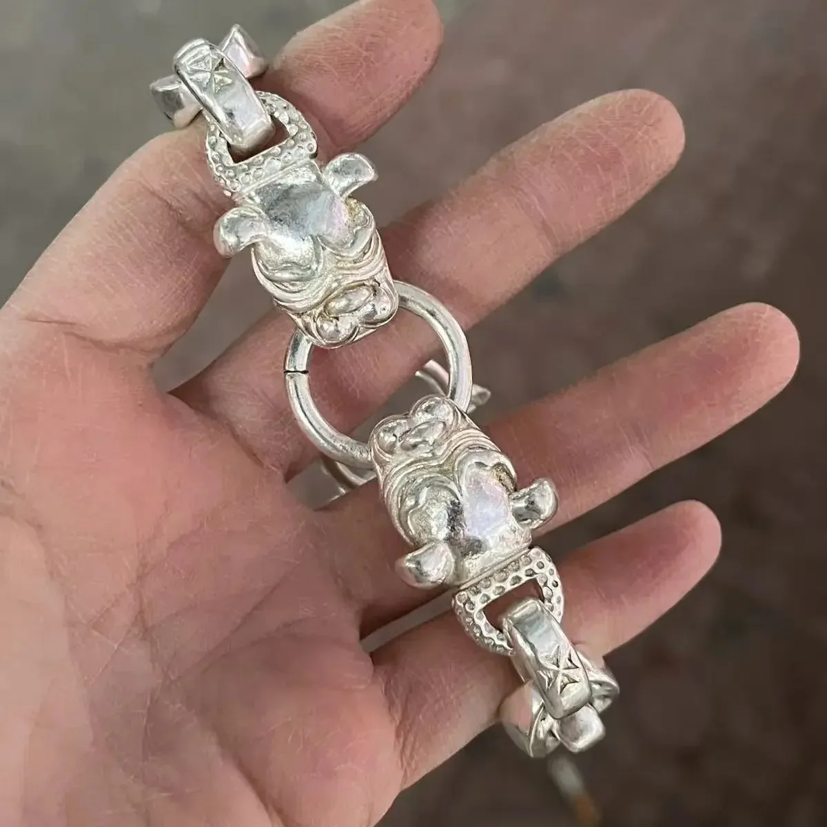 Tibetan Silver Hand Cast Dog Statue Bracelet Jewel Cool Gift Men And Women Fine Jewelry Fashion