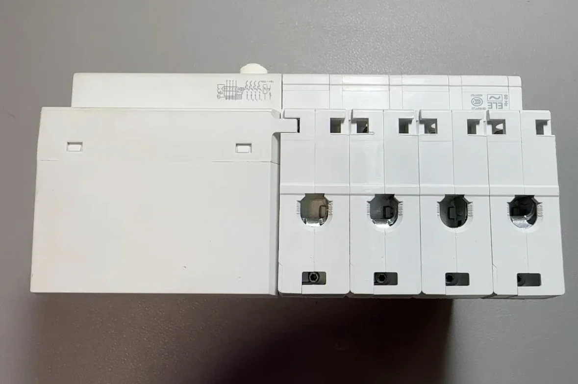 Nuevo disyuntor EA9RN4C630CNEW