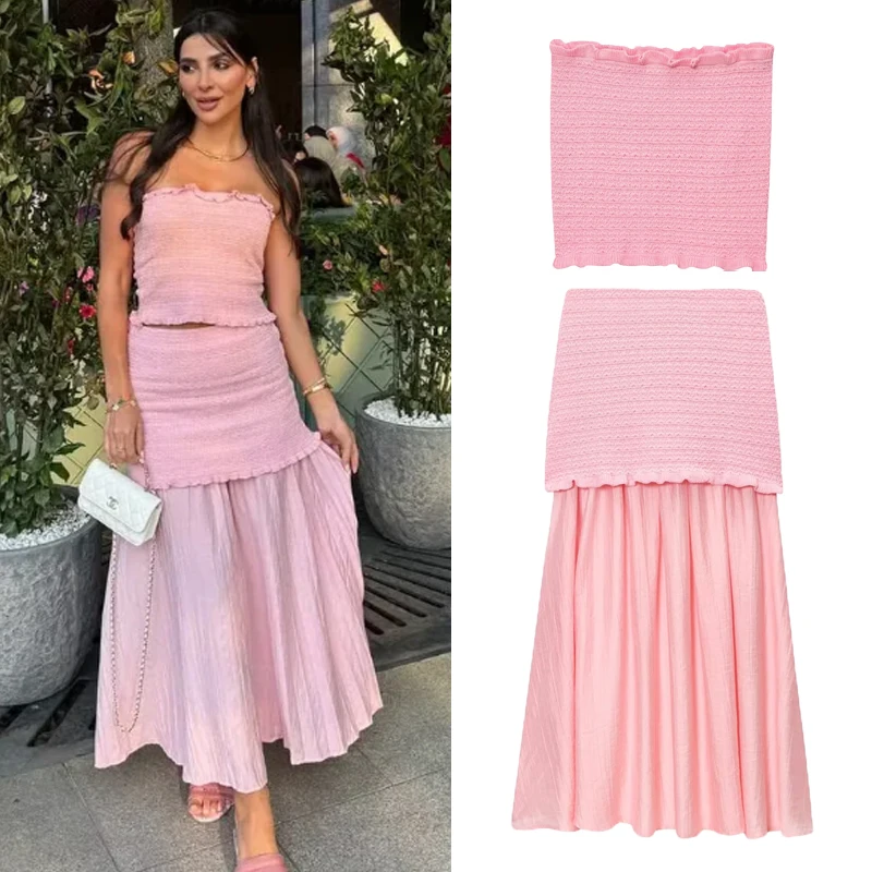 

Женский повседневный комплект из двух предметов: розовый вязаный топ без бретелек с открытыми плечами и юбка миди с пэчворком. Новинка 2026 года. Женский праздничный костюм.