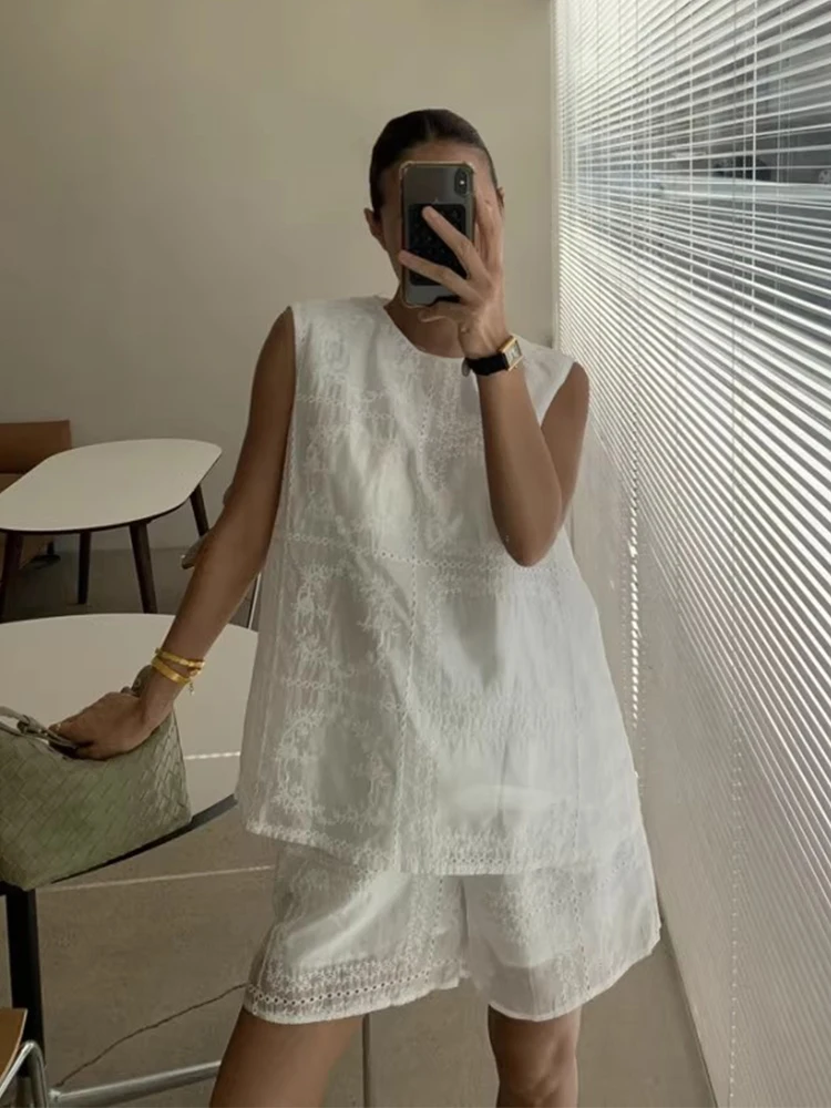 

Ele Embroidered Hollow out Hook Flower Svel Vest irt Women's Casual Summer New Sle ort Pants Two Piece Set