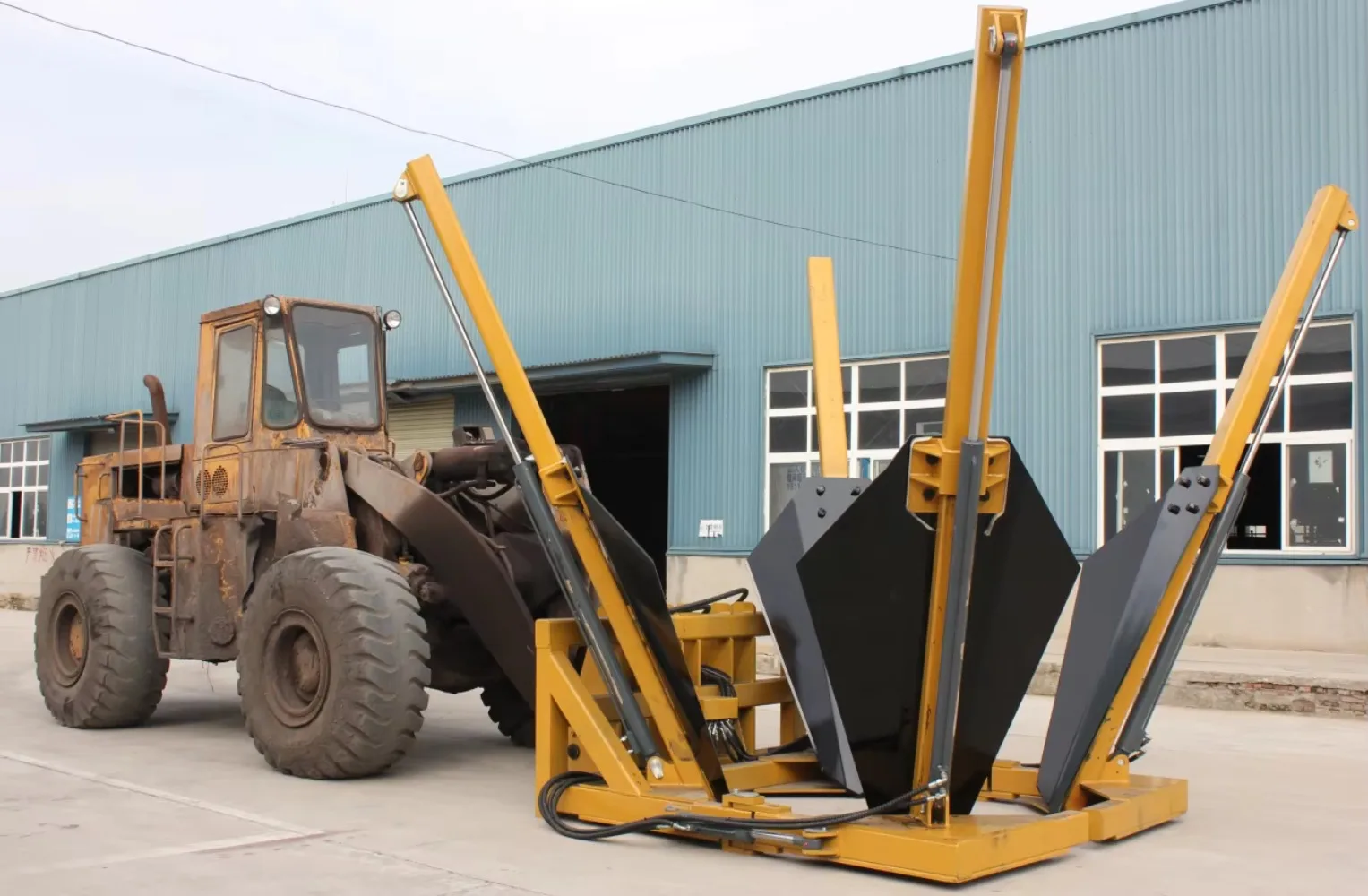 Picture 3: Hot Sale Wheel Loader Tree Transplanter Tree Removal