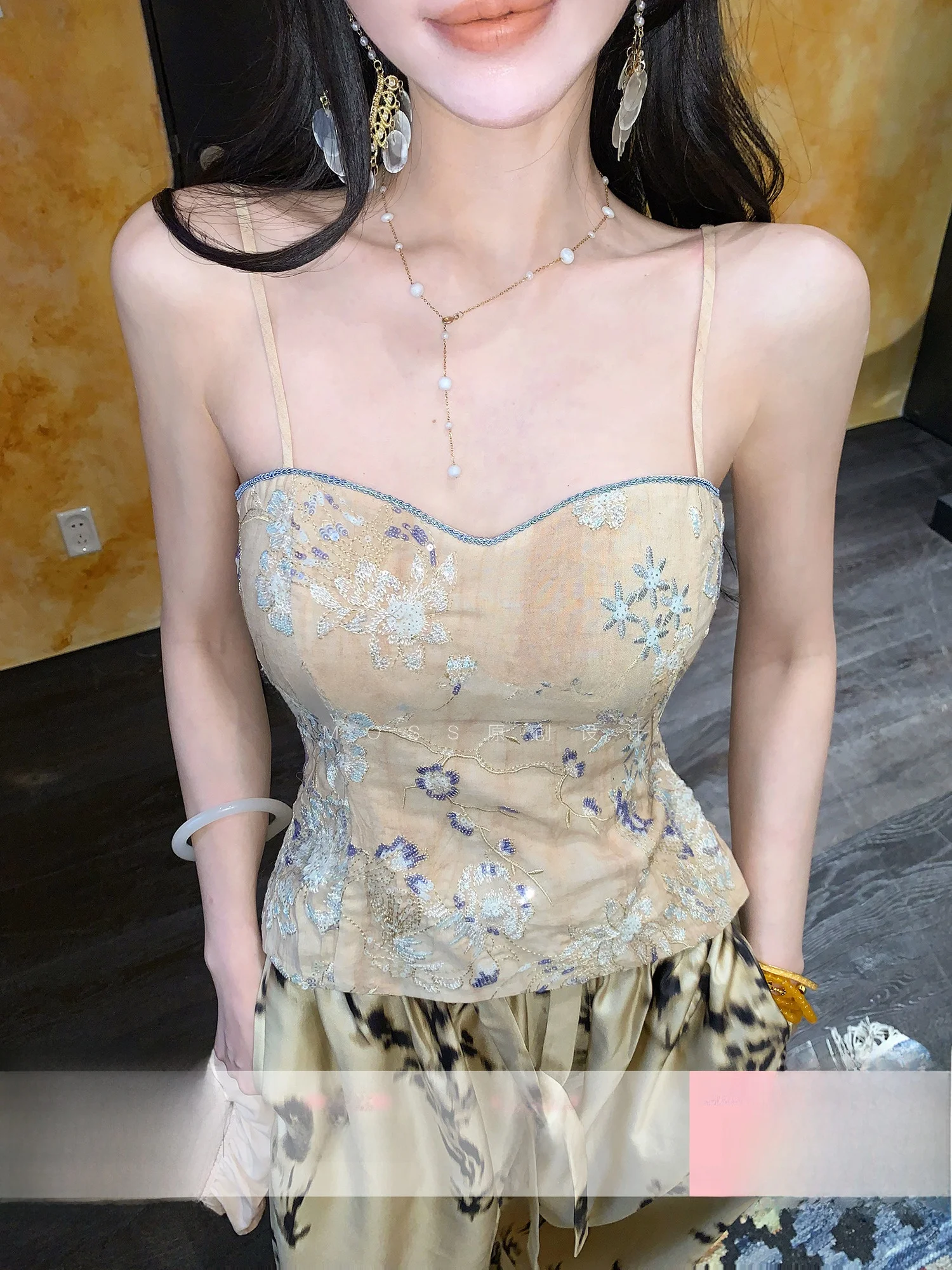 

New Chinese Sle Embroidered Slim Fit Tank Top with iny Sequins in Linen by Moss Studio Commute Sle Summer Thin