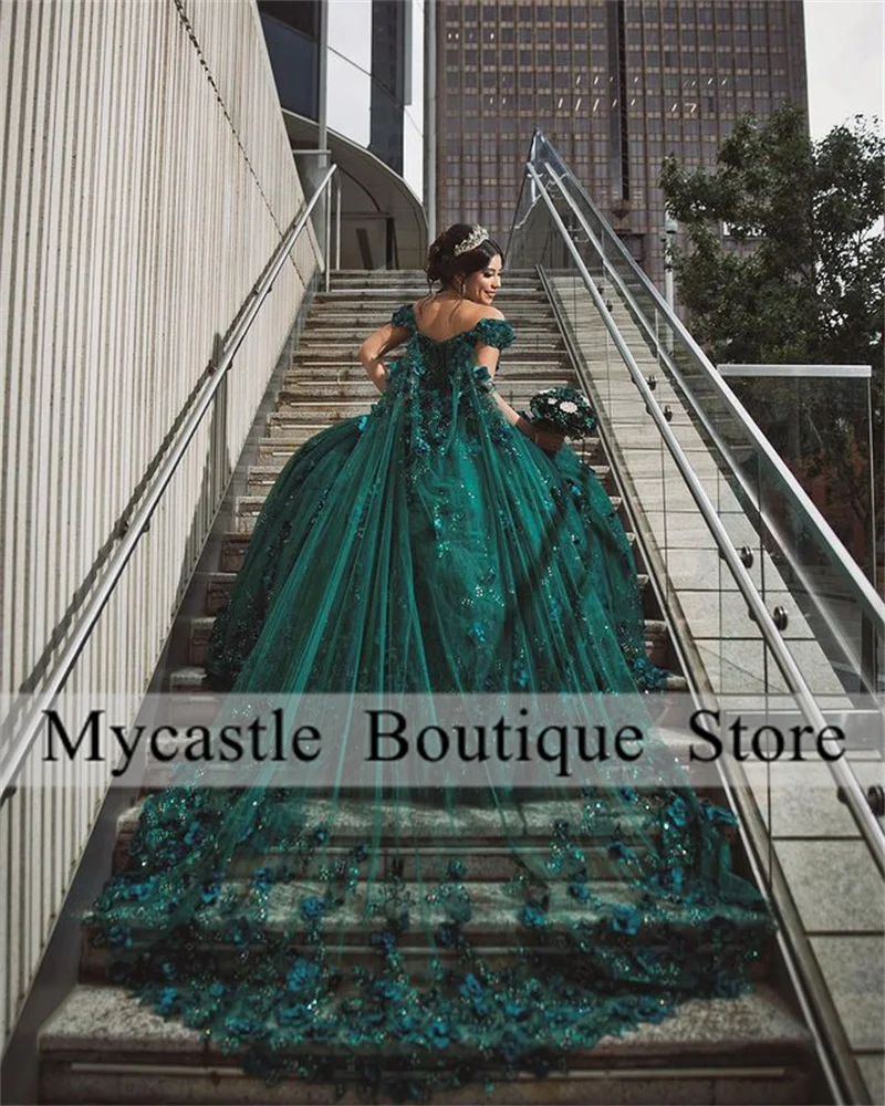 Emerald Green Lace Quinceanera Dresses Ball Gown 2023 3D Flower Applique Beaded Sweet 16 Dresses With Cape Birthday Party