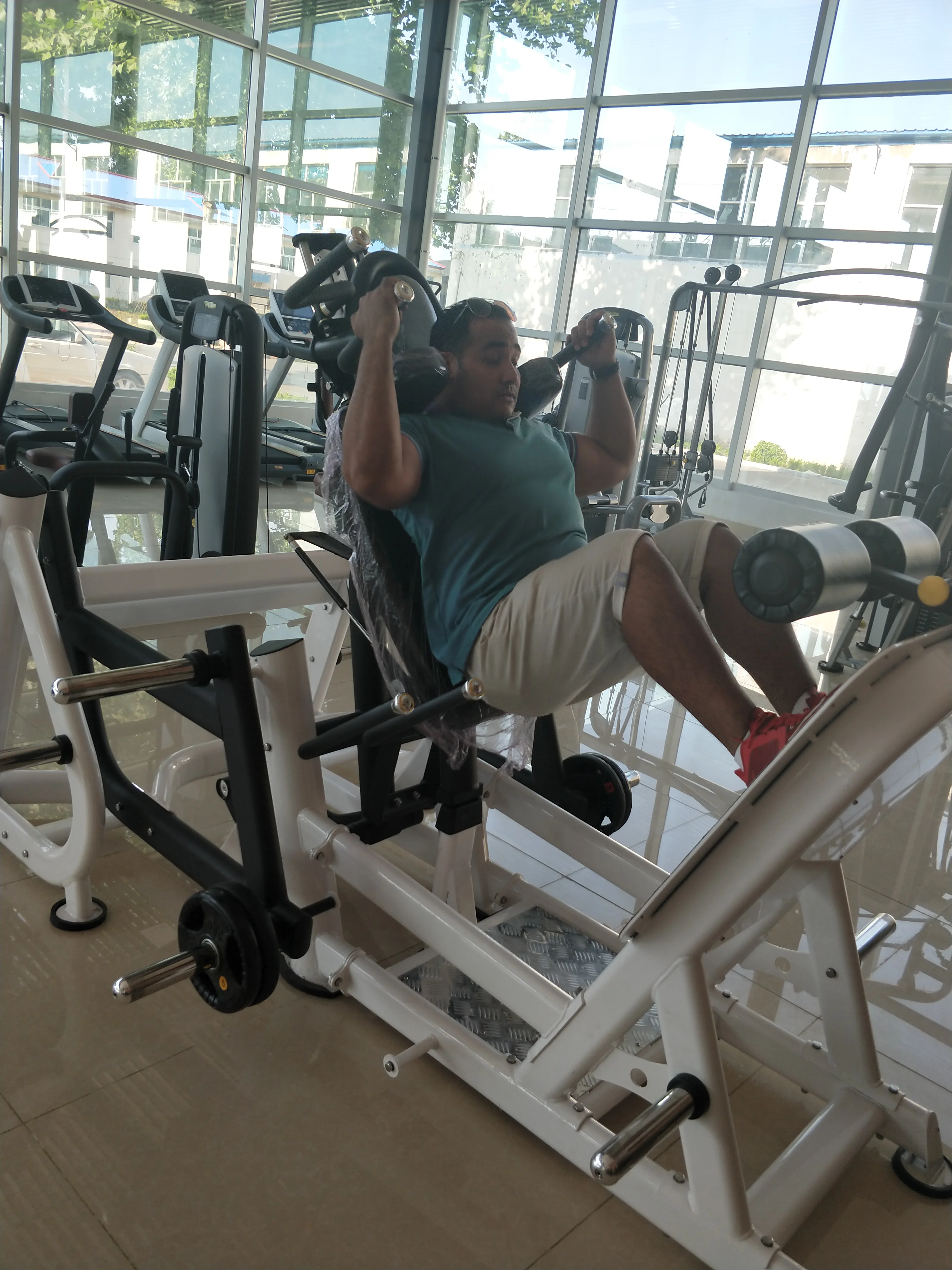 Factory Direct Sale Commercial Fitness Plate Loaded Gym Equipment Multi Squat with Reliable Quality