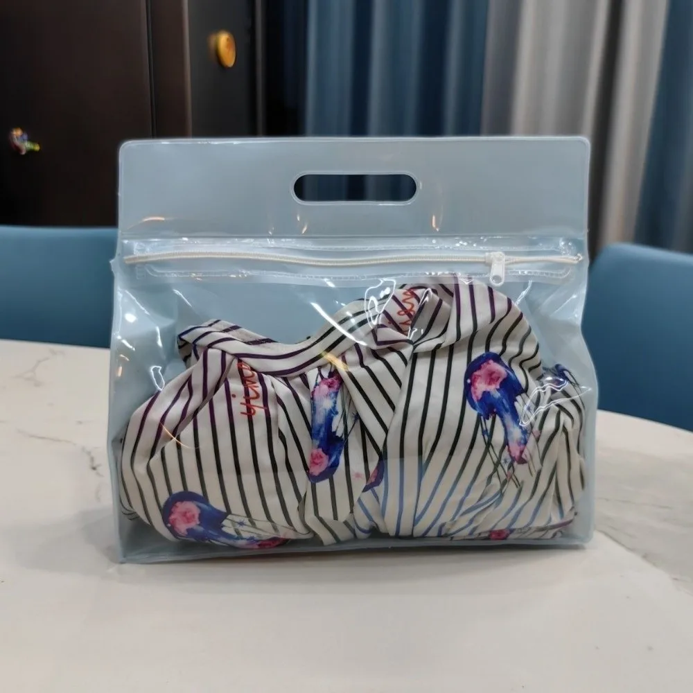 Wet and Dry Separation Travel Toiletries Bag Thickened Material Moisture-Proof Features Waterproof Swimming Bag Zipper