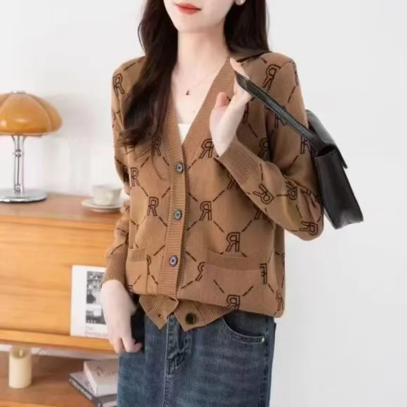 

Classic Slim Fit Knit Cardigan Shirts Classic Letter Jacquard Single-breasted Sweater Winter Autumn Knitwear Elegant Women Tops