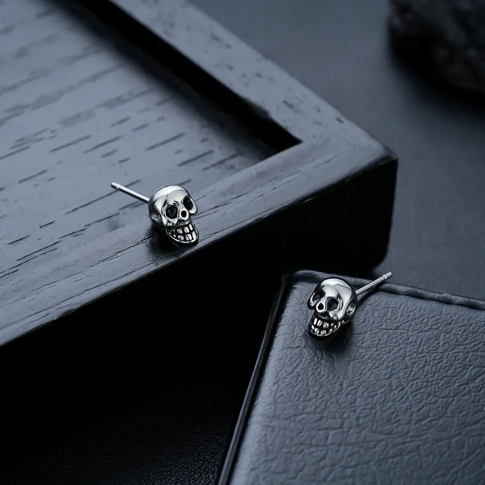 1pair Weathered Skull Earrings for Men - Immortal Legion Warrior Returns Earrings for Women
