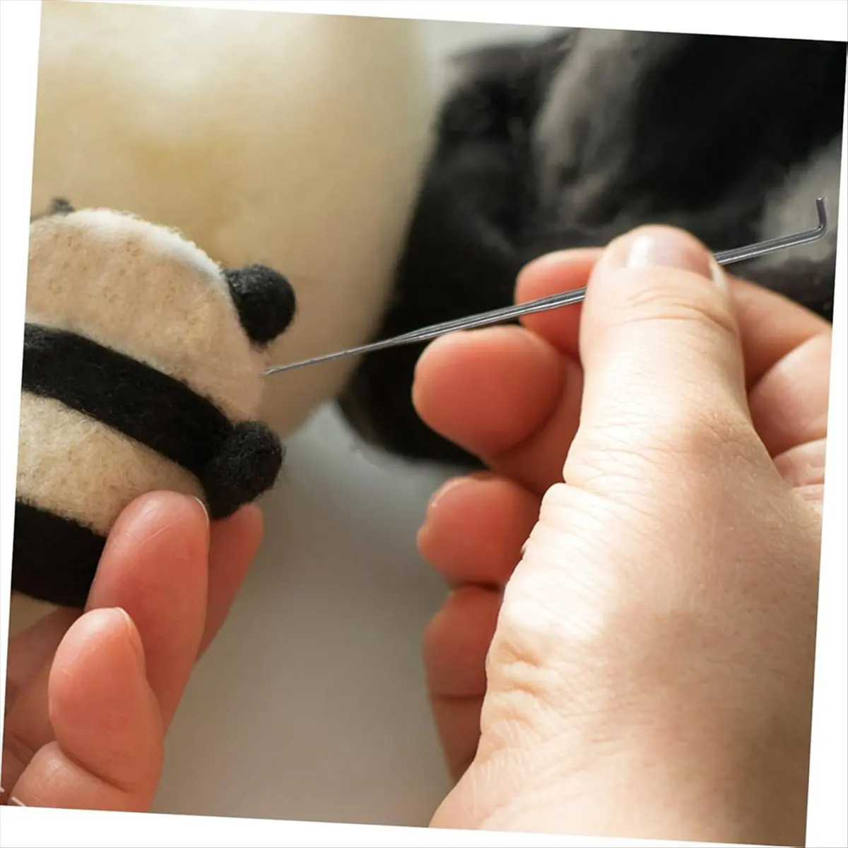 Top Sale DIY Needle Felting Kit Set with 10 Each of Fine and Coarse Felting Needles Includes 3 Bottles for Wool Felting