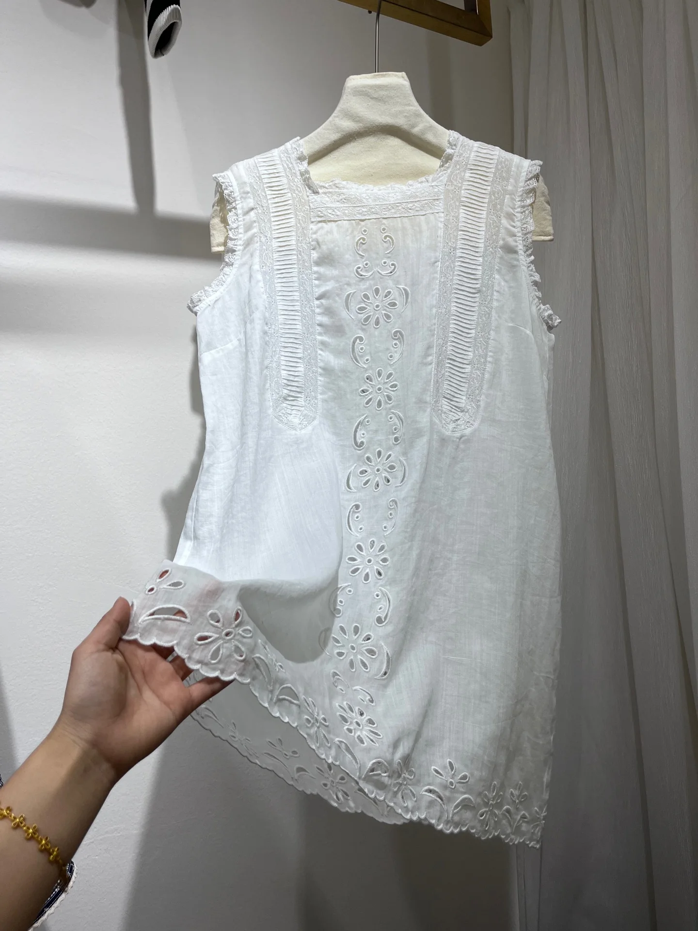 

Women 100% Ramie Hollow Out Embroidery Mini Vest White Dress