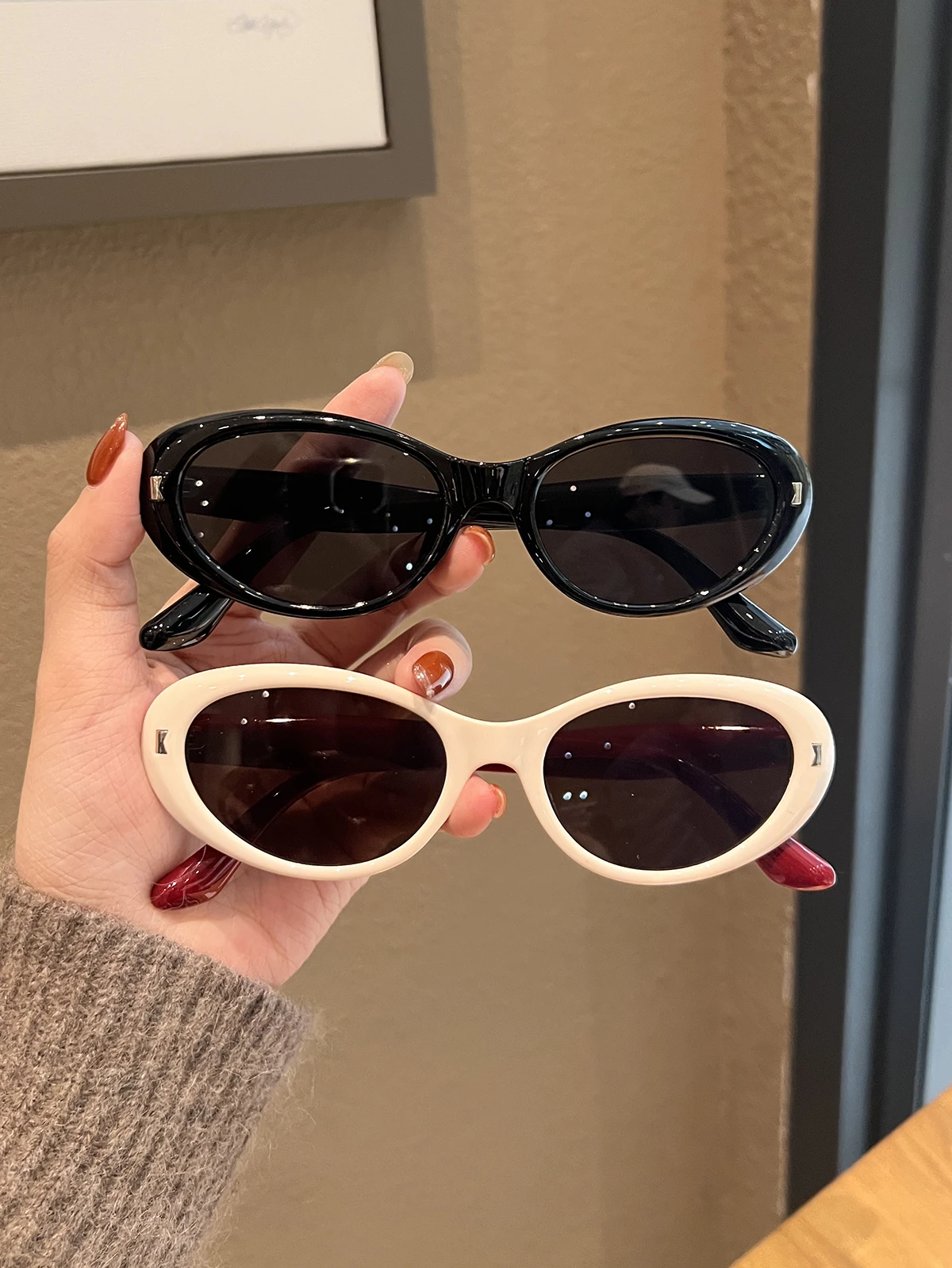 Oculos-de-sol-femininos-retro-com-armacao-oval-branca-2026-novidade-versatil-sensacao-de-luxo-estilosos-para-dirigir-prot