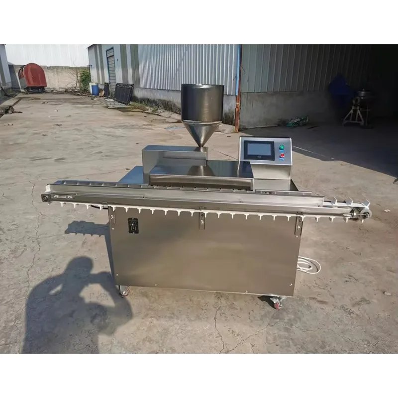 Industrial Automatic Cake Dough Filling Machine Stuffing Steamed Chinese Bun Bread Machine Customized