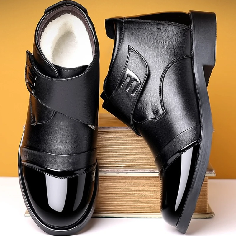 

Winter Leather Warm Men Ankle Boots Fashion Brand Cow Leather Male Chelsea Footwear 2025 Men Black Snow Boots Botas Moto Hombre