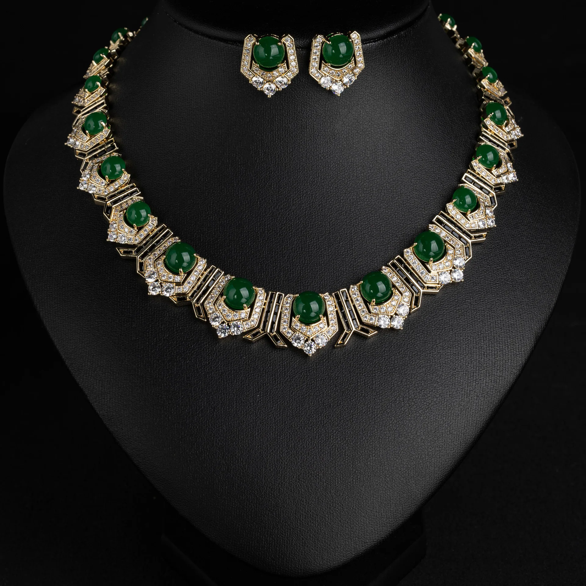 

Emerald Green Geometric Stud Earrings And Necklace Set Women's Fashion Jewelry Gift Set