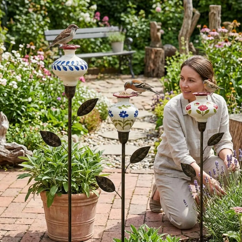 Vintage Hummingbird Feeder Garden Stake Hand Painted Iron Art Flower Shaped Bird Feeder Rust-resistant Anti-leakage