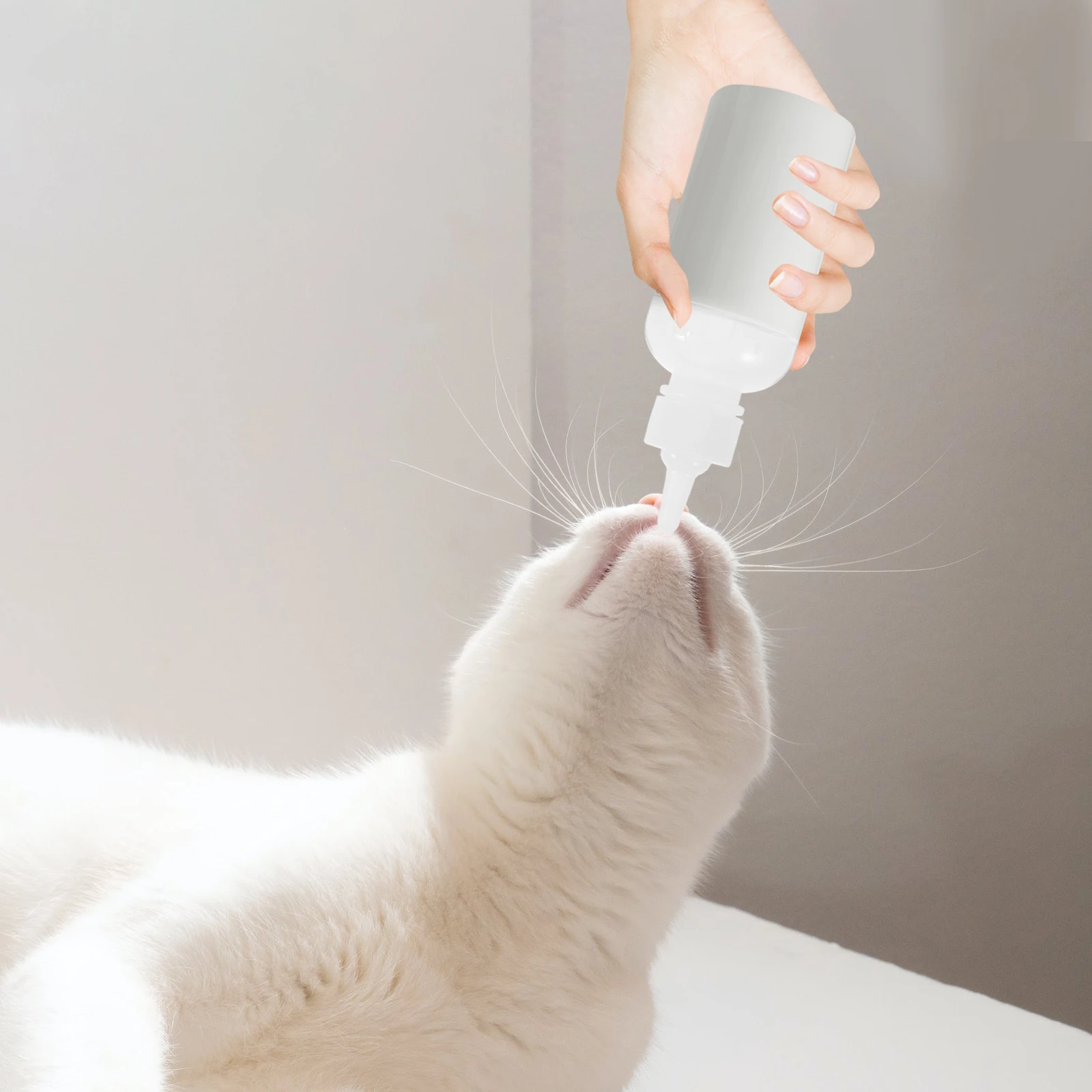 Botellas de lactancia para mascotas, alimentador de leche de silicona reutilizable para gatitos, cachorros, animales, diseño de línea de escala ligera portátil, 4 Uds.