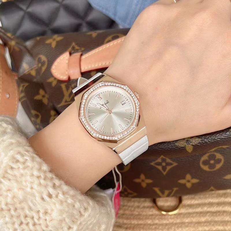 Nuevo reloj elegante de estilo retro para mujer, reloj de cuarzo resistente al agua automático con explosión clásica simple, regalo de cumpleaños