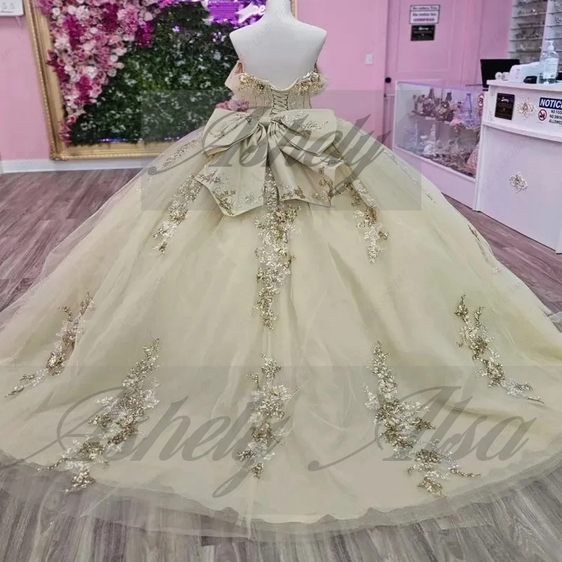 A32821 Luxuriöses mexikanisches Frauen-Geburtstagspartykleid für besondere Anlässe, Blumenapplikation, Schleife, geschwollener Abschlussball, Quinceanera, individuell gestaltet